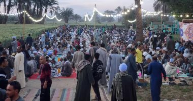 إفطار ليلة القدر.. الآلاف من أبناء الأقصر يتجمعون فى رحاب الساحة الرضوانية.. فيديو