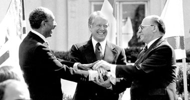 سعيد الشحات يكتب: ذات يوم 26 مارس 1979.. السادات وكارتر وبيجين يوقعون معاهدة السلام بين مصر وإسرائيل فى حديقة البيت الأبيض.. وفلسطينيون يتظاهرون احتجاجا خارج الأسوار 