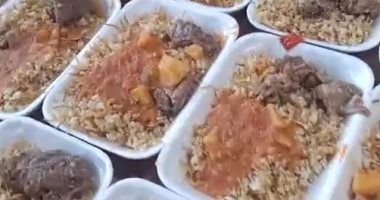 سباق الخير.. مسلمون ومسيحيون يقيمون مائدة إفطار فى كفر الشيخ منذ 15 عام.. فيديو