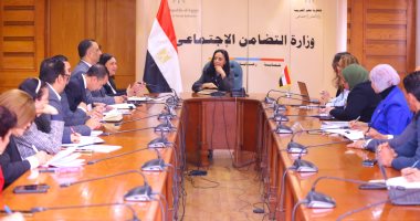 وزيرة التضامن تترأس اجتماعا لبحث التوسع بمنظومة الحضانات والطفولة المبكرة الدكتورة مايا مرسي وزيرة التضامن الاجتماعي
