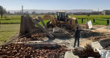 قنا تواصل جهودها لإزالة التعديات على الأراضى الزراعية وأملاك الدولة