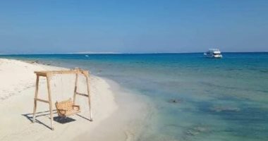 "الجفتون وأبو منقار ومجاويش".. جزر البحر الأحمر تستعد لاستقبال المعيدين.. المئات من اللنشات السياحية تبحر يوميا بين "ثالوث الطبيعة الخلابة".. والسياح يعودون إلى موطن طيور النورس والشواطئ الفيروزية.. صور جزيرة مجاويش وجمال الطبيعة