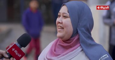 عمرو الليثي يجبر بخاطر أرملة ويهديها 7 آلاف جنيه ومشروع بقالة.. فيديو أجمل ناس