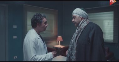 قهوة المحطة الحلقة 14.. رياض يصر على الخروج من المستشفى رغم تدهور صحته