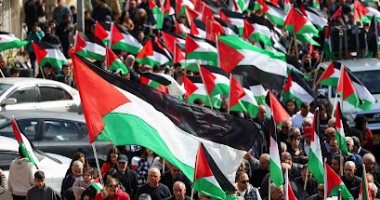 يوم الأرض الفلسطيني.. لماذا يحتفل الفلسطينيون وماذا قال محمود درويش؟ مظاهرات فلسطينية ضد المحتل