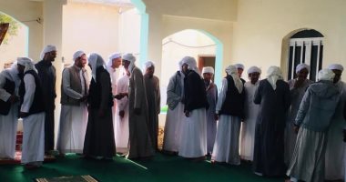 عيد الفطر عند أهل سيناء "طعم تانى".. فرحة متوارثة وعادات تنبض بالأصالة.. المجالس والدواوين ملتقى العائلات وأماكن الاحتفالات.. تبادل التهانى مصحوبة بواجب القهوة العربية والحلويات والفول السودانى