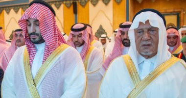 ولى العهد السعودى يؤدى صلاة عيد الفطر مع جموع المصلين فى المسجد الحرام ولي العهد السعودى محمد بن سلمان