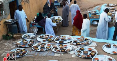 30 يوم فى الشارع.. حكاية إفطار أهالى النوبة على مدار شهر رمضان.. لمة حلوة وأكلات مميزة وزينة وبالونات.. النوبيون يتنافسون على العزومات بالشهر الكريم.. "الكابد والإتر والأبريه" أشهى الموائد.. صور وفيديو حكاية إفطار أهالى النوبة على مدار شهر رمضان