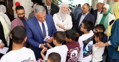 محافظ الإسماعيلية يحتفل بالعيد مع أبناء دار الرحمة لرعاية الفتيات والحضانة الإيوائية