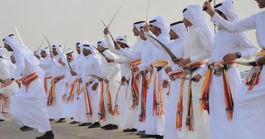 "العرضة" أبرز الرقصات الشعبية احتفالاً بعيد الفطر في السعودية.. صور