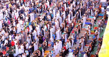 صلاة عيد الفطر..  ساحة مسجد أبو بكر الصديق بشيراتون تستقبل آلاف المصلين