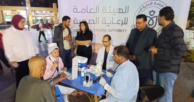 مدير الرعاية الصحية بأسوان يتابع انتشار الفرق الطبية في الساحات خلال العيد