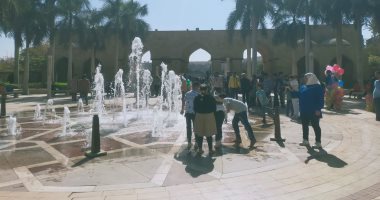حديقة الأزهر تفتح أبوابها أمام المحتفلين بعيد الفطر.. فيديو وصور
