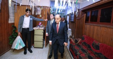 محافظ كفرالشيخ يشارك المسنات فرحة العيد بمجمع الخدمات المتكاملة بسخا
