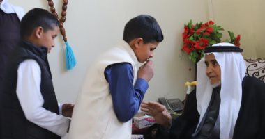العيد فرحة.. أجواء من البهجة فى مناطق البادية وزوايا الصوفية بشمال سيناء صغار يهنئون الشيوخ
