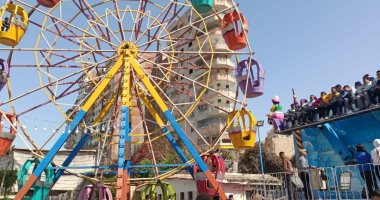 توافد المواطنين على الحدائق والمتنزهات وضفاف نهر النيل فى ثانى عيد الفطر بدسوق زحام بالملاهى