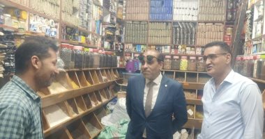 وكيل تموين الأقصر يتابع استقرار الحالة التموينية فى ثانى أيام العيد