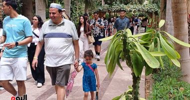 مصريون وأجانب.. الحديقة النباتية بأسوان كاملة العدد خلال أجازة عيد الفطر المتنزهون فى العيد