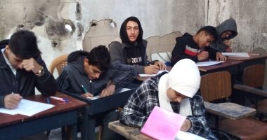 "لن نترك كراستنا" خطة الفلسطينيين لعودة الدراسة فى غزة رغم استمرار الحرب.. المدارس الافتراضية والخيام التعليمية ينقذان العام الدراسى.. و260 ألف يتابعون دروسهم ببرامج التعلم عن بعد "فيديو وصور"