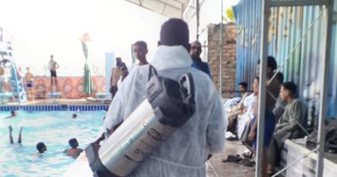 تكثيف أعمال التطهير والرش بالأماكن العامة بمراكز الأقصر خلال أيام العيد.. صور