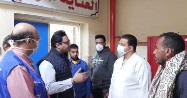 وكيل صحة سوهاج يقرر علاج طفلة بالمجان بمستشفى الحميات جانب من الجولة