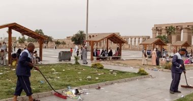 رفع 45 طن قمامة وتراكمات عقب نهاية إجازة العيد فى مدينة الأقصر.. صور