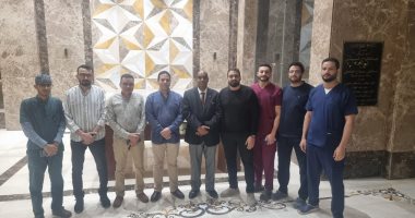فريق طبى بجامعة سوهاج ينقذ شاب سقط من أعلى الجبل بعد 6 ساعات.. فيديو