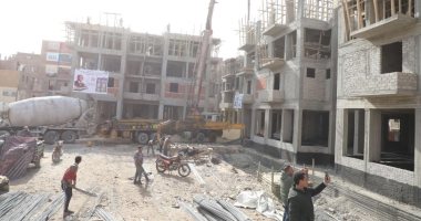 محافظ المنيا: استكمال خطة تطوير المجمع السكنى بديل الإيواء بحى جنوب