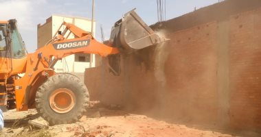 وزير الإسكان: حملات إزالة لمخالفات بناء وتعديات بمدن الشروق وبدر وسوهاج الجديدة
