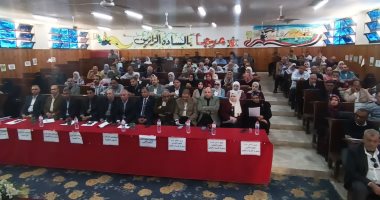 وكيل تعليم شمال سيناء يوجه بابتكار أساليب غير تقليدية لجذب الطلاب إلى المدرسة