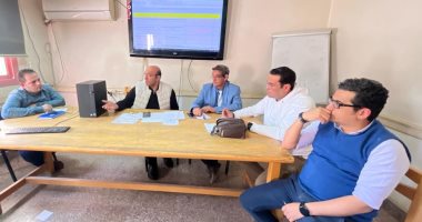 وكيل مديرية صحة سوهاج يشدد على تكثيف المتابعة الدورية لمستوى الخدمات الصحية جانب من الاجتماع