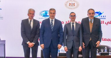 وزير الاستثمار يلتقى أعضاء الغرفة التجارية بالإسكندرية 