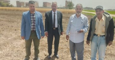 وكيل زراعة سوهاج يتفقد الزراعات الصيفية ويشدد على التصدى للتعديات جانب من جولة وكيل وزارة الزراعة بسوهاج