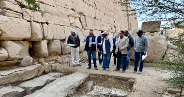 خطة تطوير معبد الرمسيوم التاريخى.. العثور على 401 تمثال من الأوشابتي المنحوت من الفخار.. الكشف لأول مرة عن مدرسة علمية تضم بقايا رسومات وألعاب مدرسية.. وظهور مقابر من عصر الانتقال الثالث ومخازن للزيوت والعسل