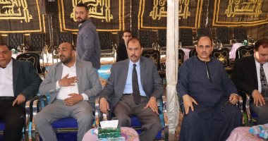 محافظ سوهاج يؤدى واجب العزاء فى وفاة النائبة رقية الهلالى