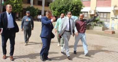 استبعاد مديرة مدرسة وإحالة معلم للشؤون القانونية خلال جولة لمدير تعليم الجيزة جولة ميدانية لمدير تعليم الجيزة