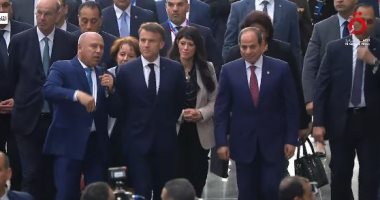كامل الوزير: محطة عدلى منصور صُممت وأقيمت على غرار المحطات التبادلية المركزية العملاقة بباريس كامل الوزير مع الرئيسين عبد الفتاح السيسي وإيمانويل ماكرون