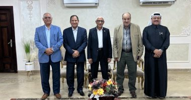 محافظ شمال سيناء يستقبل وفد حزب الجبهة الوطنية ويؤكد: نرحب بكل جهد لخدمة الوطن جانب من الاستقبال