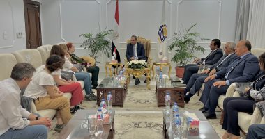 محافظ قنا: المحافظة صديقة للبيئة وتستثمر تراثها لتعزيز السياحة والتنمية