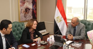 وزير الكهرباء يبحث مع مجموعة "E D F" الفرنسية سبل التعاون فى الطاقات المتجددة