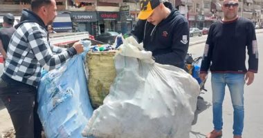 حملات مُكبرة على النباشين فى بور سعيد.. رئيس مدينة بور فؤاد يواجه ظاهرة "فارزى القمامة" بمصادرة العربات والمفروزات.. وحى الزهور يُغلق محال تجميع الكرتون والبلاستيك.. والأهالى: كانوا بيتسببوا فى منظر سيئ حملات مكبرة على النباشين في بورسعيد