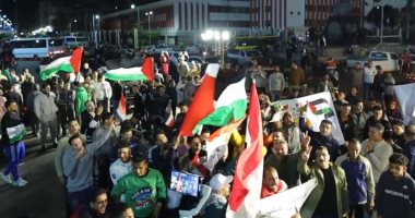 تجمع الآلاف من أهالى بورسعيد استعدادا لسفرهم للعريش للتضامن مع الفلسطينيين