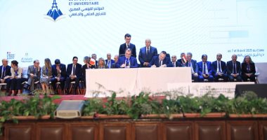 رئيس جامعة الإسكندرية يوقع 5 بروتوكولات تعاون مع جامعات فرنسية