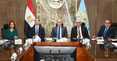 محافظ كفر الشيخ يبحث تنمية مهارات مديرى التخطيط الاستراتيجى بالوحدات المحلية