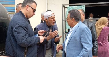 محافظ الدقهلية يتحفظ على توك توك يجمع الخبز أثناء جولة مفاجئة