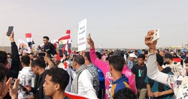 آلاف المصريين يحتشدون فى العريش دعما لصمود الفلسطينيين ورفضا للتهجير.. هتافات "غزة ليست للبيع .. لا للتهجير" تهز رمال سيناء.. والمشاركون من كل الفئات وجميع المحافظات "فيديو وصور"