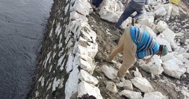 مشروعات حياة كريمة تغير وجه الحياة بـ250 قرية بمركز مطوبس فى كفر الشيخ.. الأهالى: رحمتنا من الانتقال لمدن ومحافظات أخرى.. والمحافظ: إقامة مشروعات تنموية متكاملة فى كافة القطاعات لرفع مستوى المعيشة بالقرى.. صور جانب من أعمال تبطين الترع