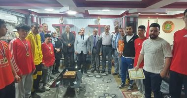 وكيل تعليم المنوفية يكريم فريق كرة القدم الخماسية لمدارس التربية الفكرية