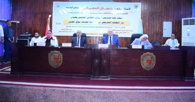 رئيس جامعة سوهاج يفتتح فعاليات المؤتمر الطلابى الخامس لكلية التمريض.. صور