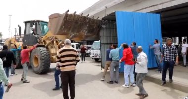 محافظ القاهرة يقود حملة مكبرة لرفع الإشغالات والباعة الجائلين بمحيط موقف السلام حملة مكبرة لرفع الإشغالات
